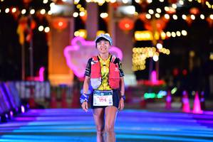 BIB: 104
                            <button type="button" onclick="openModal(21872799)" class="btn btn-primary btn-sm float-right btn-popup" data-toggle="modal" data-target=".modal-high-quality">
                        <i class="fas fa-shopping-cart"></i> Add to Cart
                    </button>
                                            <button type="button" onclick="isThisMe(21872799, true)" class="btn btn-success btn-sm float-right btn-popup btn-isme hidden" data-toggle="tooltip" data-placement="bottom" title="นี่คือรูปของคุณใช่ไหม คลิกที่นี่เพื่อเอาเข้าอัลบั้ม">
                        <i class="fas fa-plus"></i> Add to album
                    </button>
                    <button type="button" onclick="isThisMe(21872799, false)" class="btn btn-warning btn-sm float-right btn-popup btn-isnotme hidden">
                        <i class="fas fa-ban"></i> Remove from album
                    </button>